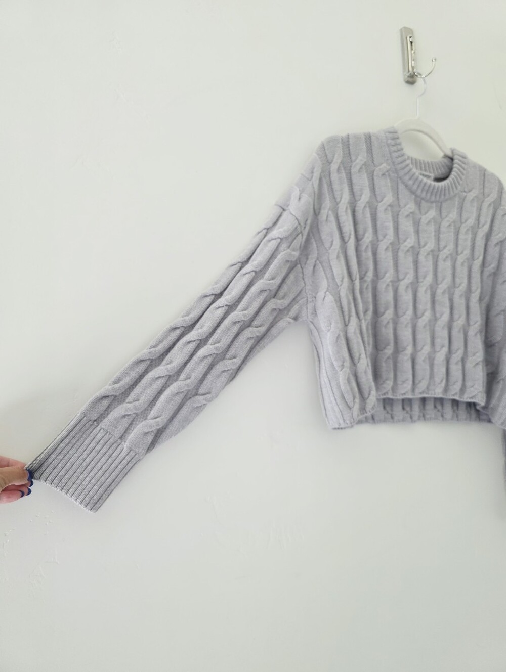 Babaton Aritzia 100% Wool Cable Knit Cropped Grey Sweater Women's Size S - Picture 5 of 8